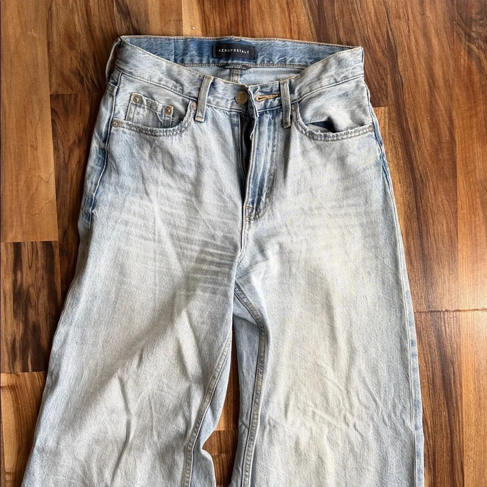 Light Wash High Rise Super Wide-Leg Women's Jeans - Picture 3 of 5